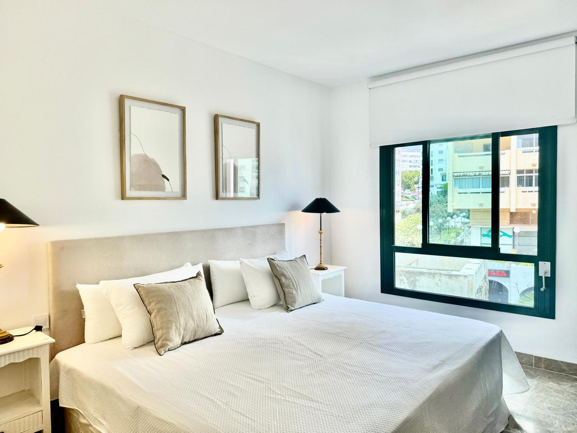 Rs 12 Luxury Center Of - Eaw Homes Appartement *
